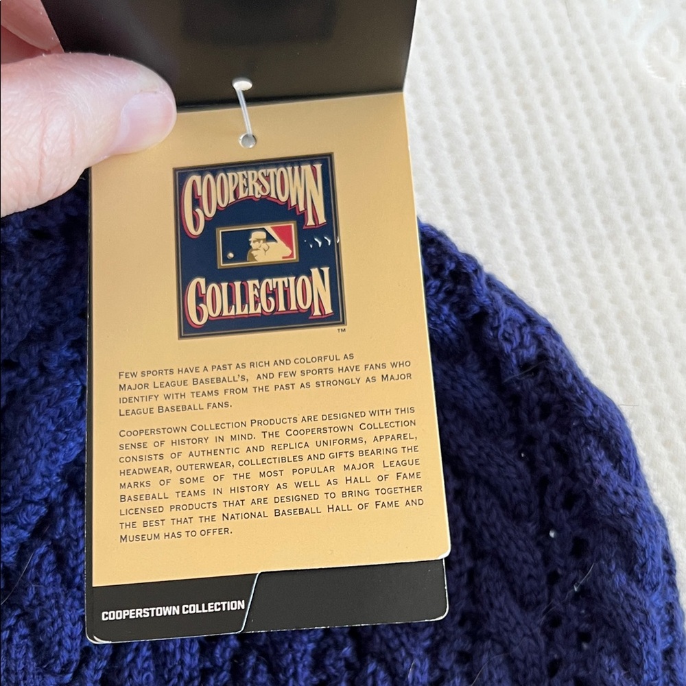 Women's Nike Milwaukee Brewers Knit Beanie NWT - Picture 4 of 5